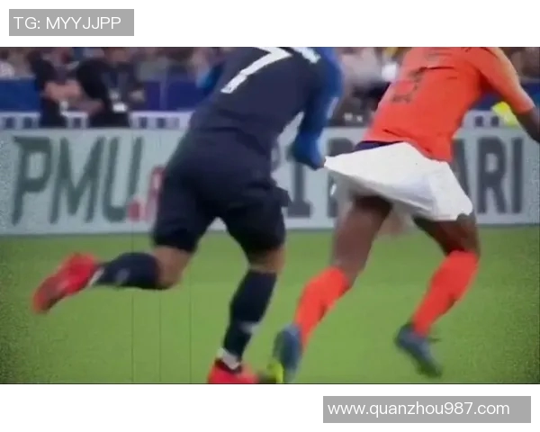 足球明星的沙雕艺术：用创意与幽默展现球场英雄的另一面